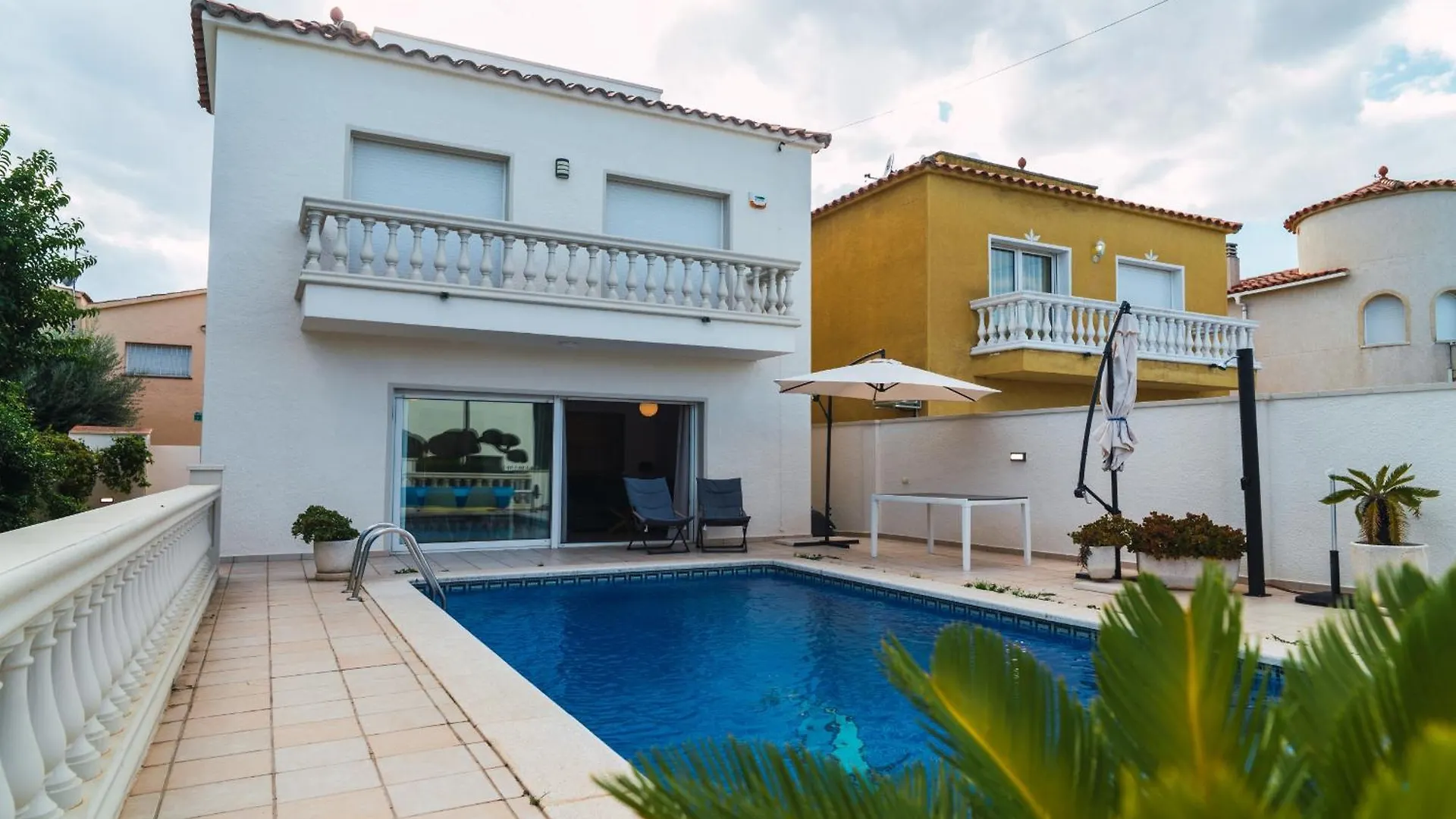 Welcs Casa 185 Emp Con Piscina Privada Villa Empuriabrava 0*,  Spain